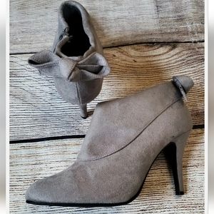 Rampage Eager Faux Suede Heeled Booties with Bows Size 7